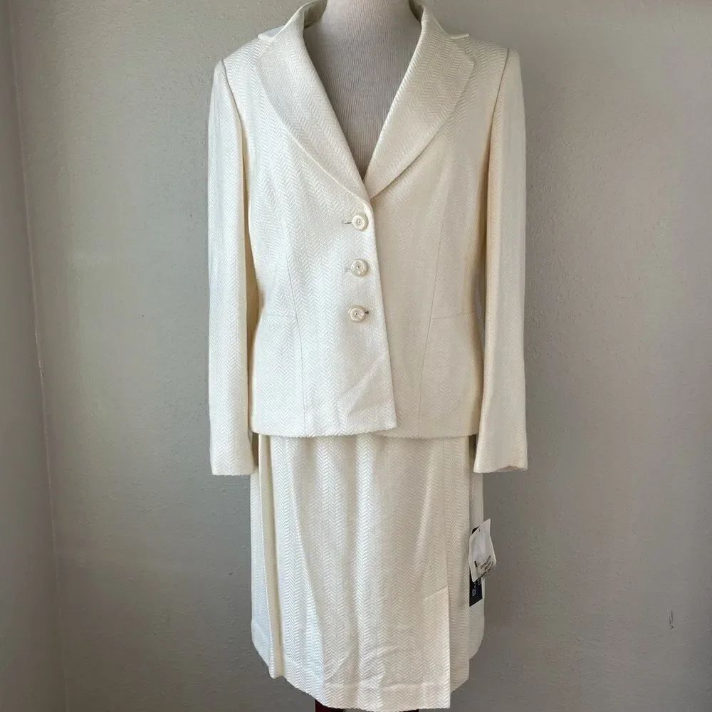 NWT Jones New York Suit Matching Jacket and Skirt
